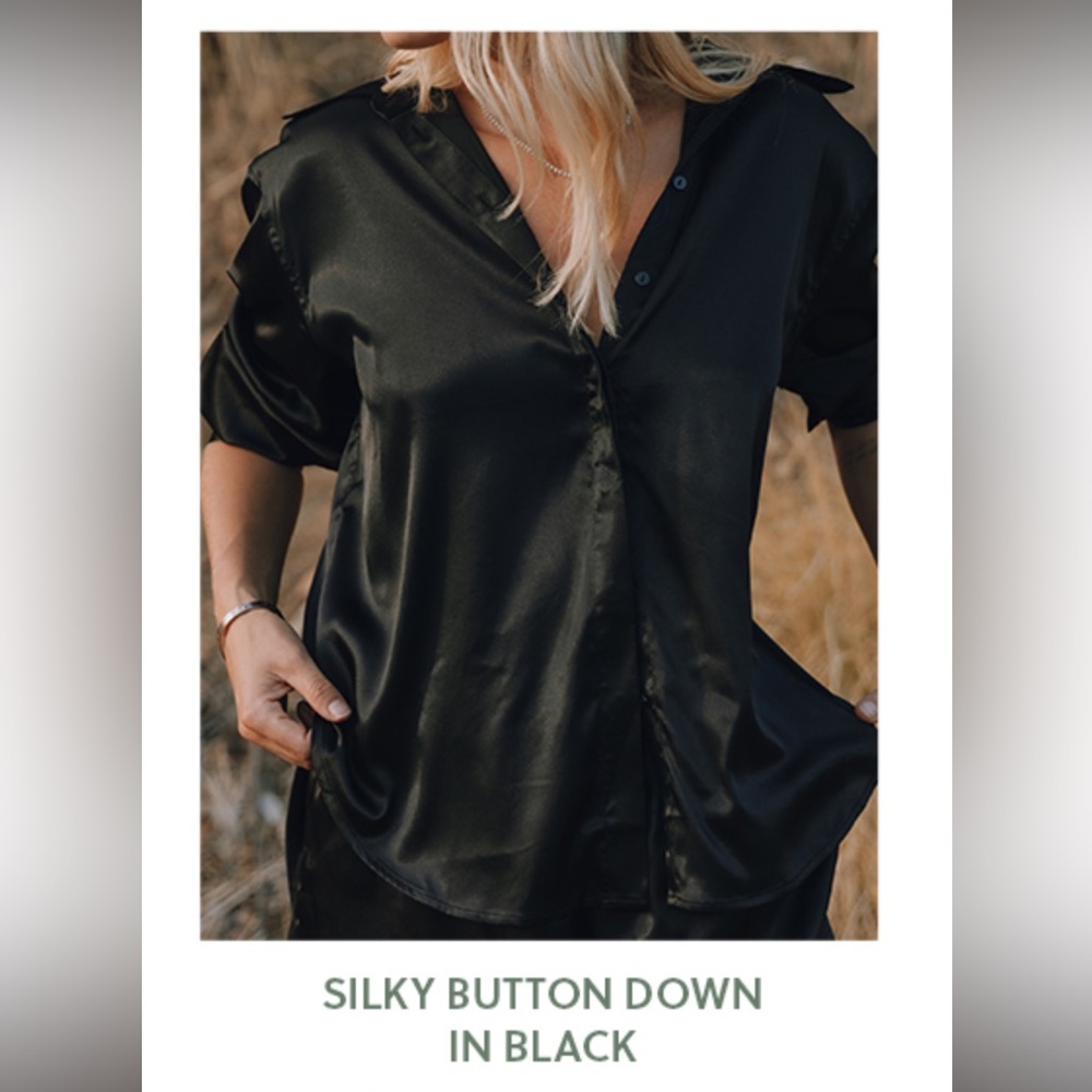 Daily Drills Silky Button Down in Black Size XS/S